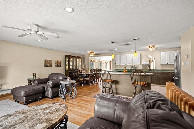 240 Hampstead St, Methuen, MA 01844