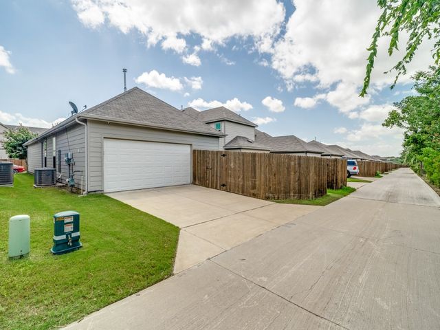 2904 Brittlebush Drive, Fort Worth, TX 76108