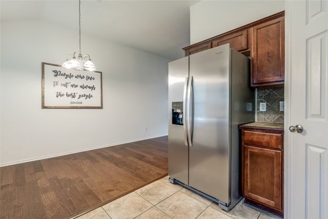 1029 Switzerland Avenue, Yukon, OK 73099