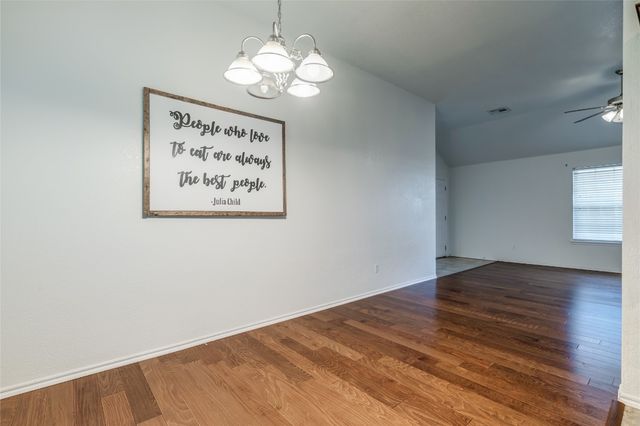 1029 Switzerland Avenue, Yukon, OK 73099