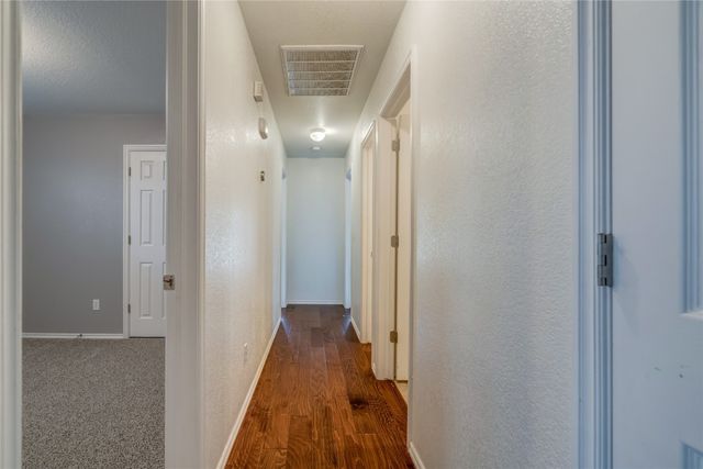 1029 Switzerland Avenue, Yukon, OK 73099