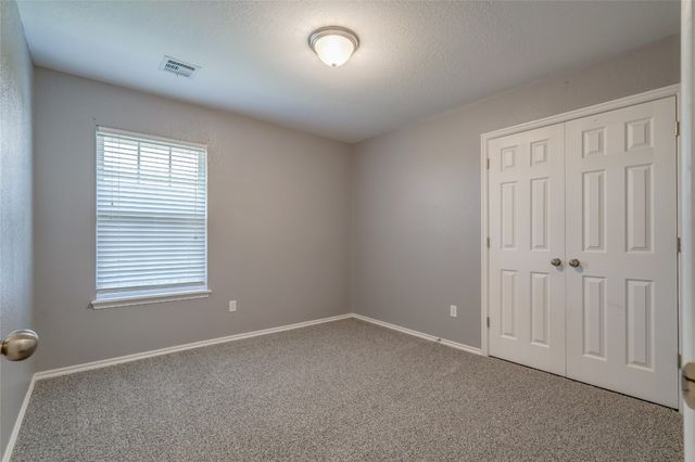 1029 Switzerland Avenue, Yukon, OK 73099