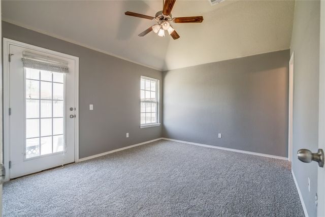1029 Switzerland Avenue, Yukon, OK 73099
