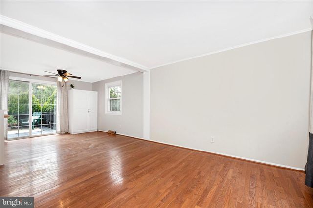 10 SHERMAN ST, Hanover, PA 17331