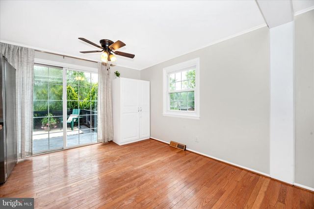 10 SHERMAN ST, Hanover, PA 17331