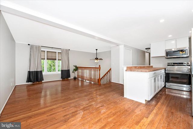 10 SHERMAN ST, Hanover, PA 17331