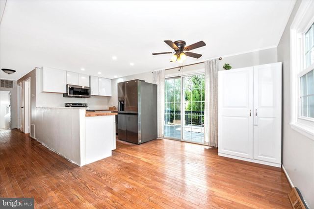 10 SHERMAN ST, Hanover, PA 17331