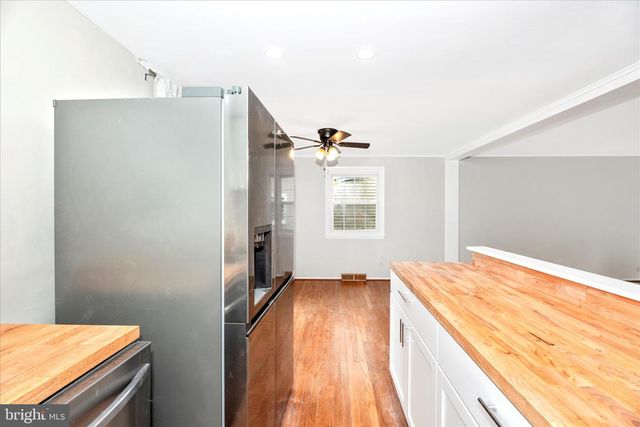 10 SHERMAN ST, Hanover, PA 17331