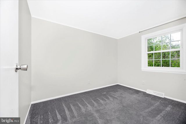 10 SHERMAN ST, Hanover, PA 17331