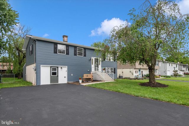 10 SHERMAN ST, Hanover, PA 17331