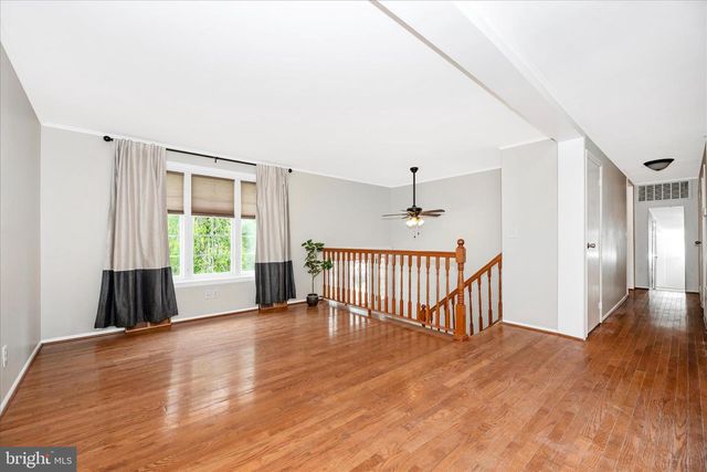 10 SHERMAN ST, Hanover, PA 17331