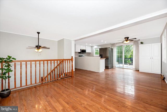10 SHERMAN ST, Hanover, PA 17331