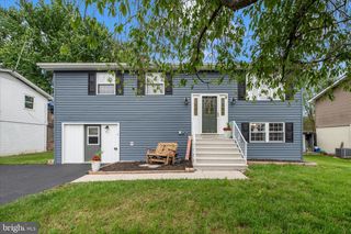 10 SHERMAN ST, Hanover, PA 17331