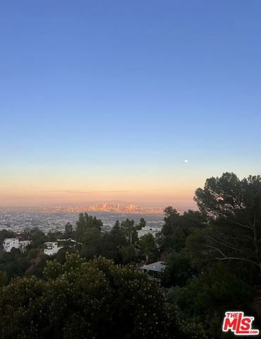 8551 W Cole Crest Drive, Los Angeles, CA 90046