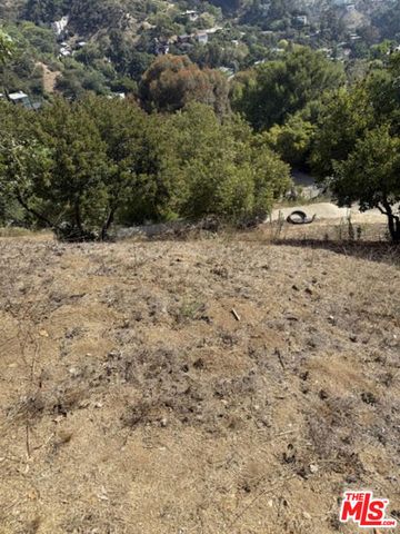 8551 W Cole Crest Drive, Los Angeles, CA 90046