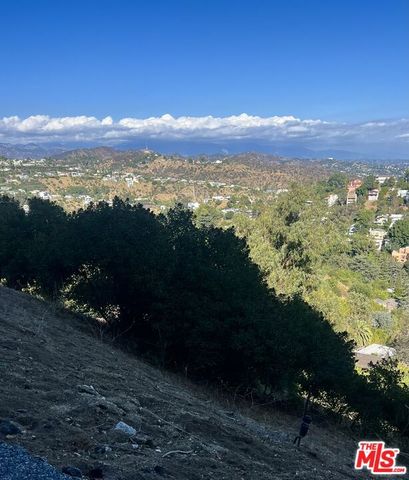 8551 W Cole Crest Drive, Los Angeles, CA 90046
