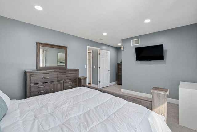 13445 Heather Hills Drive, Burnsville, MN 55337