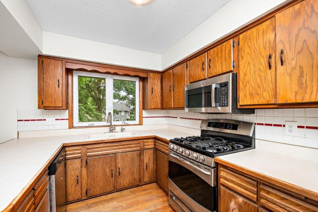 13609 62nd Avenue N, Maple Grove, MN 55311