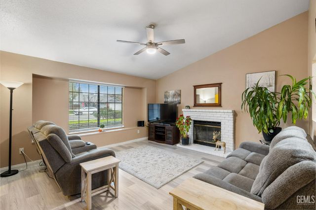 12113 Nacelle Avenue, Bakersfield, CA 93312