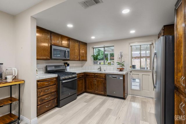 12113 Nacelle Avenue, Bakersfield, CA 93312