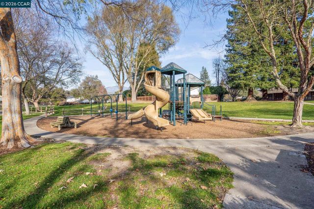 1133 Greenbrook Dr, Danville, CA 94526