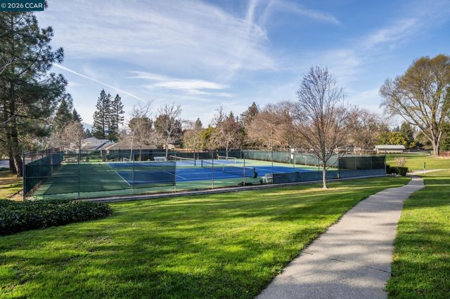 1133 Greenbrook Dr, Danville, CA 94526