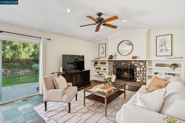 1133 Greenbrook Dr, Danville, CA 94526