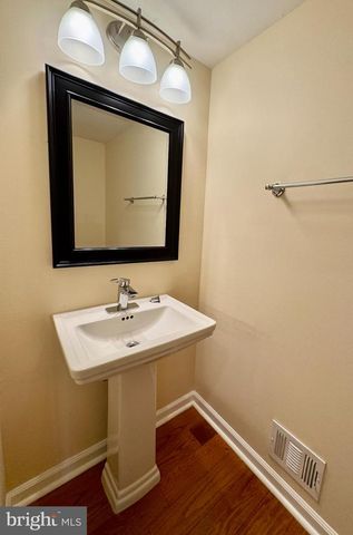 6291 KERRYDALE DR, Springfield, VA 22152