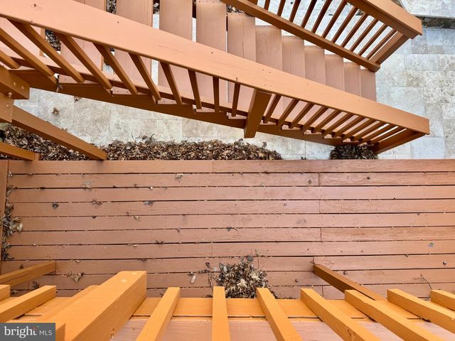 6291 KERRYDALE DR, Springfield, VA 22152