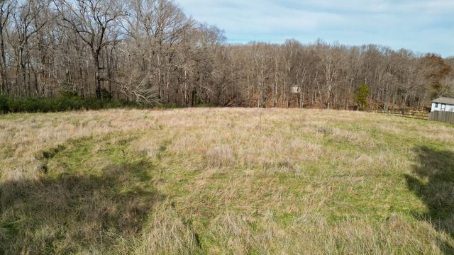 1 Myatt Loop, Burns, TN 37029