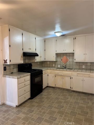 3605 Laverne Avenue, Bakersfield, CA 93309