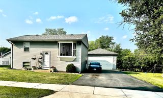 604 West Wind Drive, Carpentersville, IL 60110