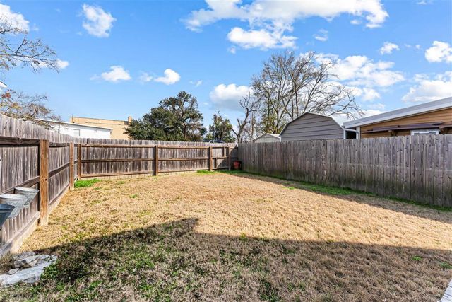 1011 Common Street, Lake Charles, LA 70601