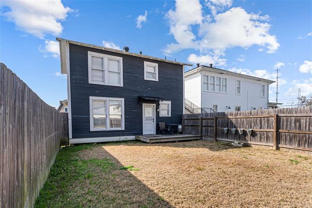 1011 Common Street, Lake Charles, LA 70601