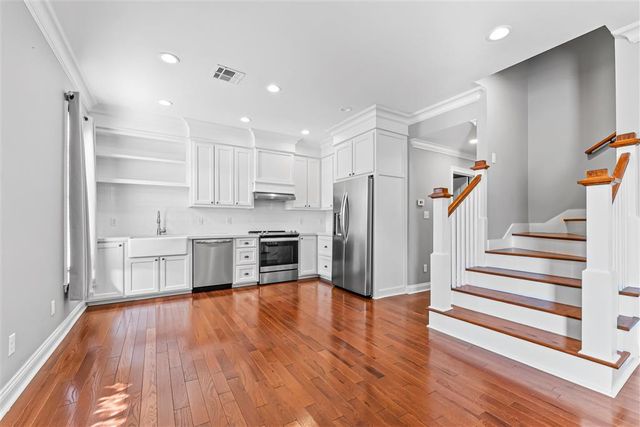 1011 Common Street, Lake Charles, LA 70601