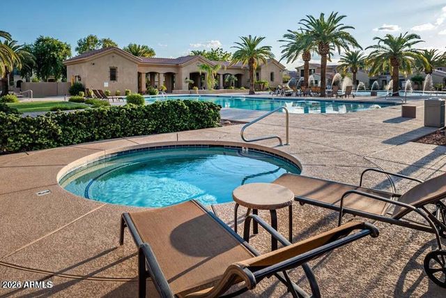 1367 S COUNTRY CLUB Drive 1121, Mesa, AZ 85210
