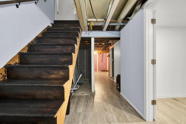 3971 W College AVENUE, Milwaukee, WI 53221