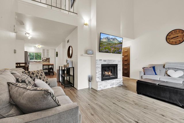 3971 W College AVENUE, Milwaukee, WI 53221