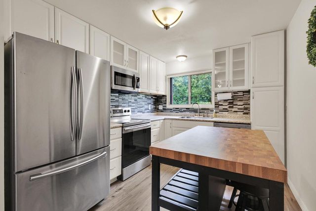 3971 W College AVENUE, Milwaukee, WI 53221