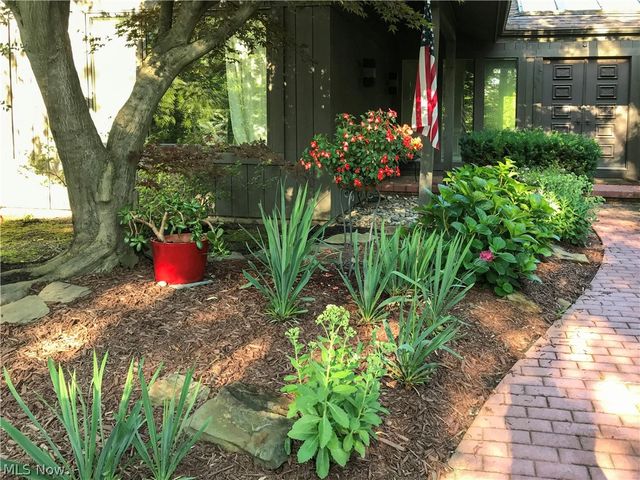 8 Louis Drive, Pepper Pike, OH 44124