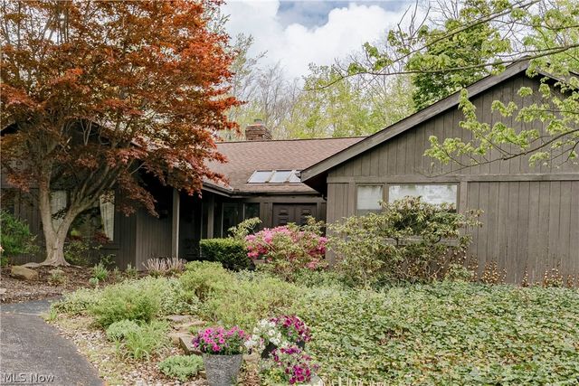 8 Louis Drive, Pepper Pike, OH 44124