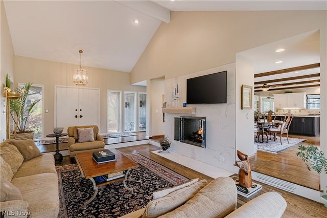 8 Louis Drive, Pepper Pike, OH 44124