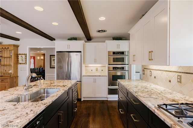 8 Louis Drive, Pepper Pike, OH 44124