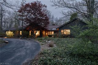 8 Louis Drive, Pepper Pike, OH 44124
