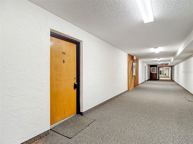 2587 COUNTRYSIDE BOULEVARD 6304, Clearwater, FL 33761