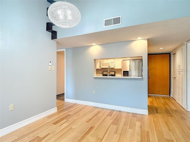 2587 COUNTRYSIDE BOULEVARD 6304, Clearwater, FL 33761