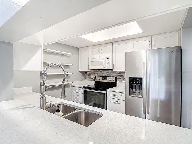 2587 COUNTRYSIDE BOULEVARD 6304, Clearwater, FL 33761