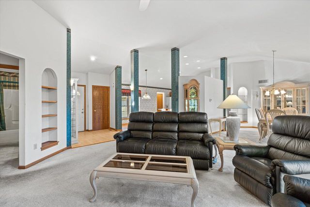 7930 S 47th STREET, Franklin, WI 53132