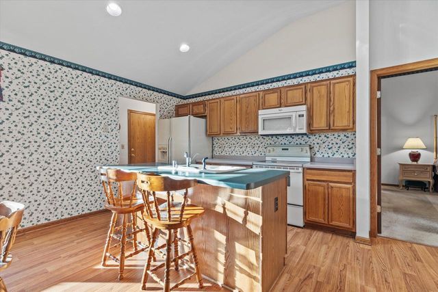 7930 S 47th STREET, Franklin, WI 53132