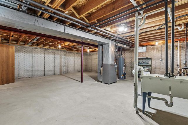 7930 S 47th STREET, Franklin, WI 53132